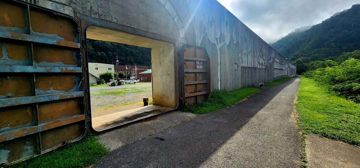 West Virginia And More - Photo 31